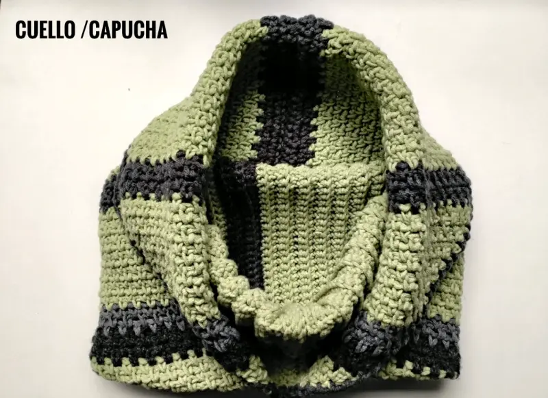 Cuello capucha tejido a mano, verde y gris - 2