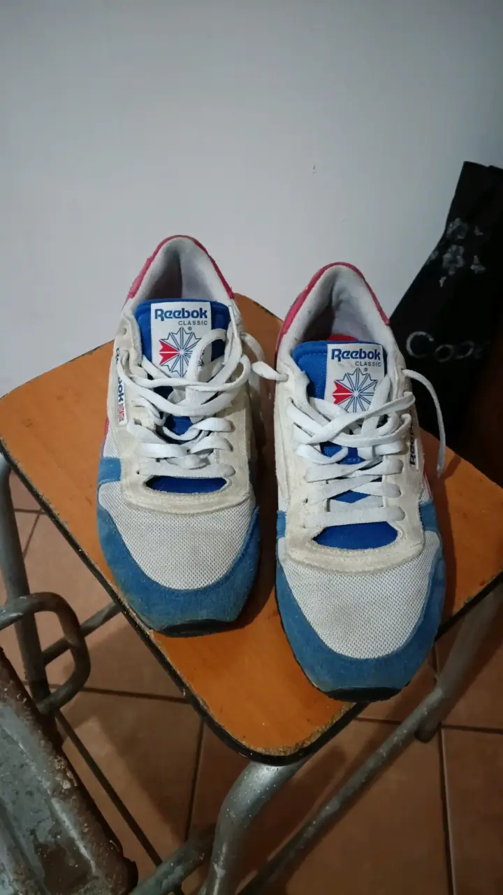 Zapatillas Reebok Classic blancas y azules - 1