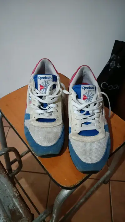 Zapatillas Reebok Classic blancas y azules - miniatura 1