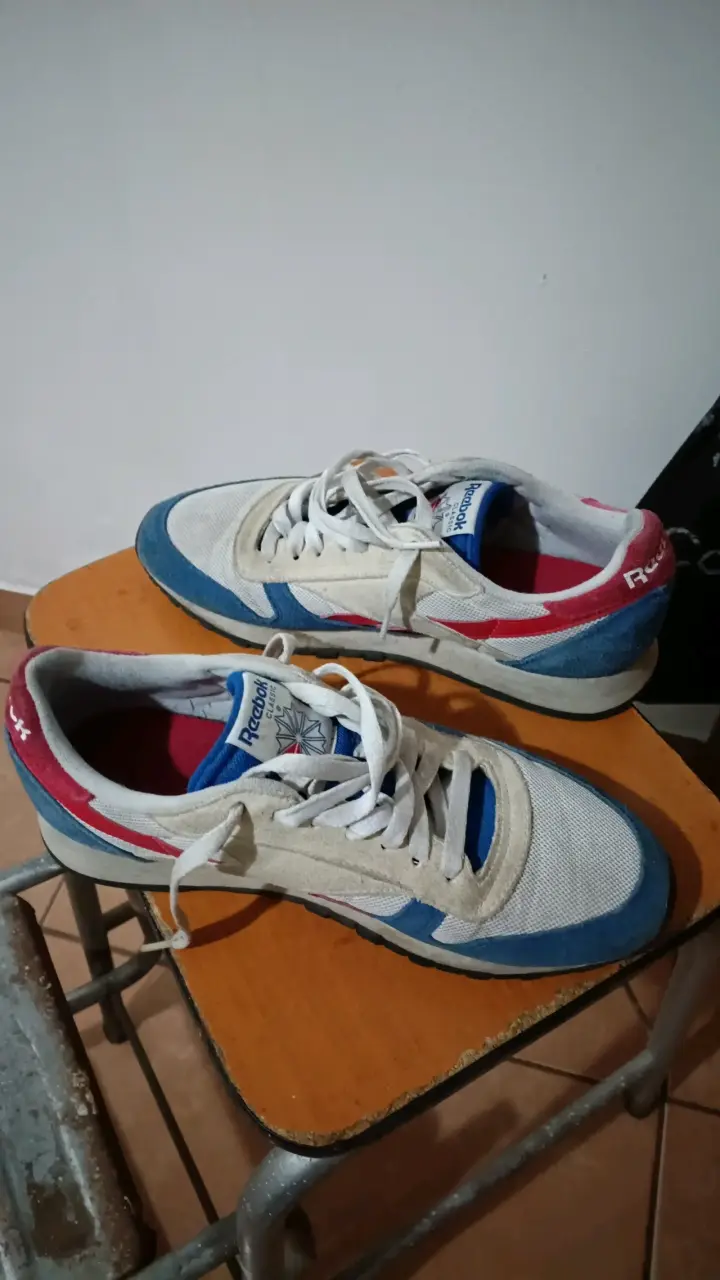 Zapatillas Reebok Classic blancas y azules - 2