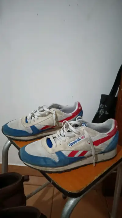 Zapatillas Reebok Classic blancas y azules - miniatura 3