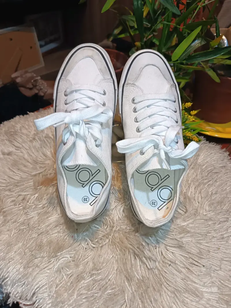 Zapatillas blancas de lona con cordones - 3