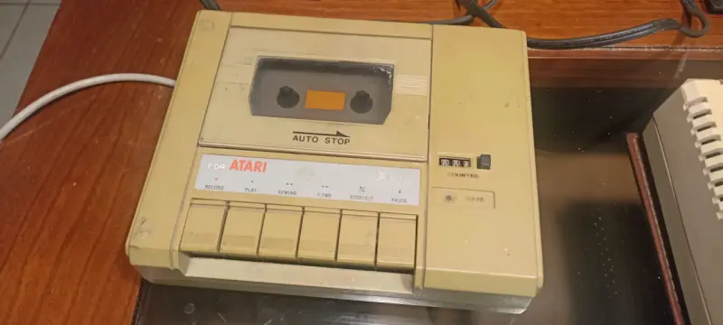 Computador Atari 800XL con accesorios originales - 2