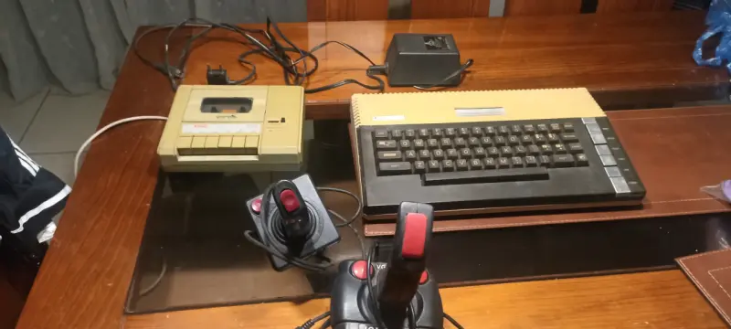 Computador Atari 800XL con accesorios originales - 5