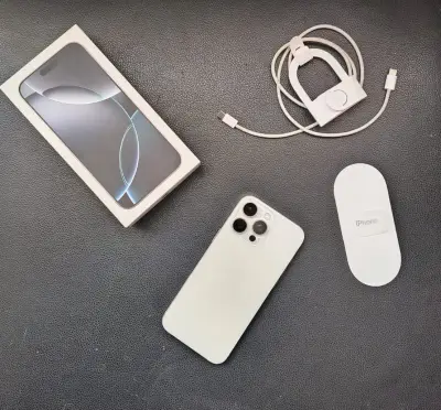 iPhone 16 Pro Max 256GB blanco (version esim) - miniatura 1