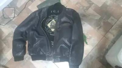 Chaqueta de cuero negra para hombre - miniatura 1