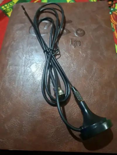 Mini Antena Digital HD para TV (Base Magnética) - miniatura 1
