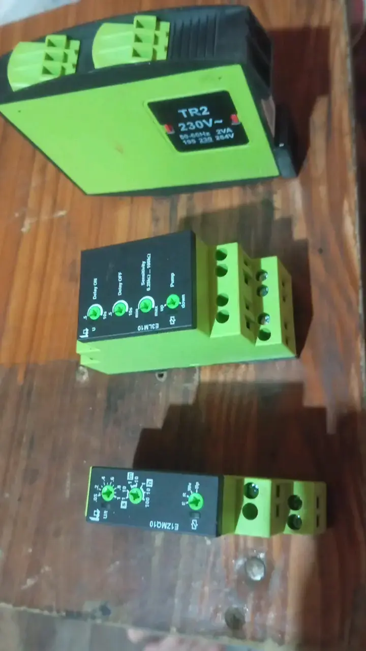 Relé de control TR2 230V con temporizador