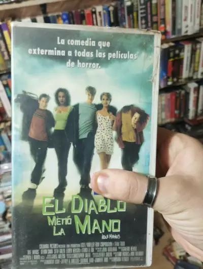 VHS El Diablo Metió La Mano comedia de terror - miniatura 1