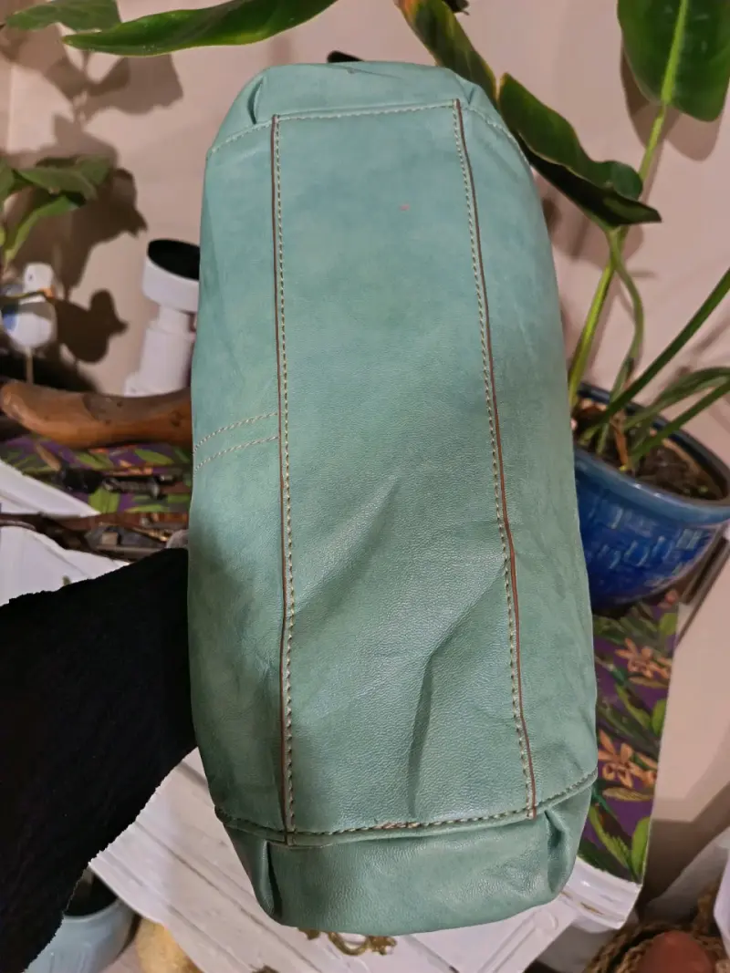 HERMOSA CARTERA DE HOMBRO marca RELIC - 3