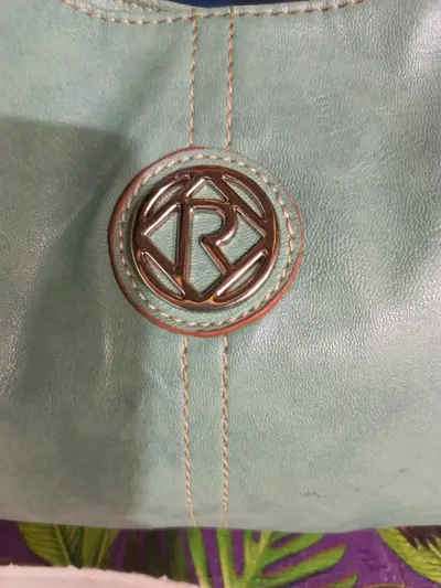HERMOSA CARTERA DE HOMBRO marca RELIC - miniatura 6