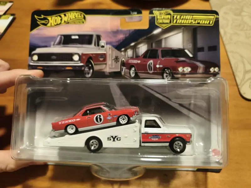 Hot Wheels Team Transport - 2