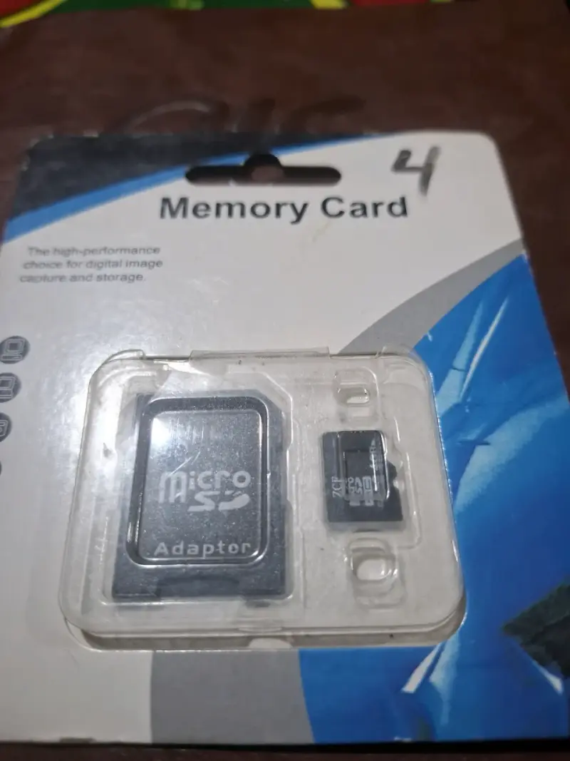 Tarjeta de Memoria Micro SD de 4 GB con Adaptador - 2