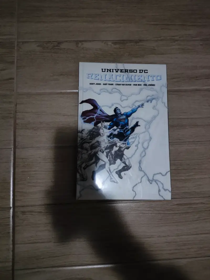 Comic Universo DC Renacimiento en buen estado