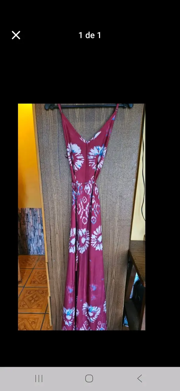 Vestido largo bohemio rojo con estampado floral - 1