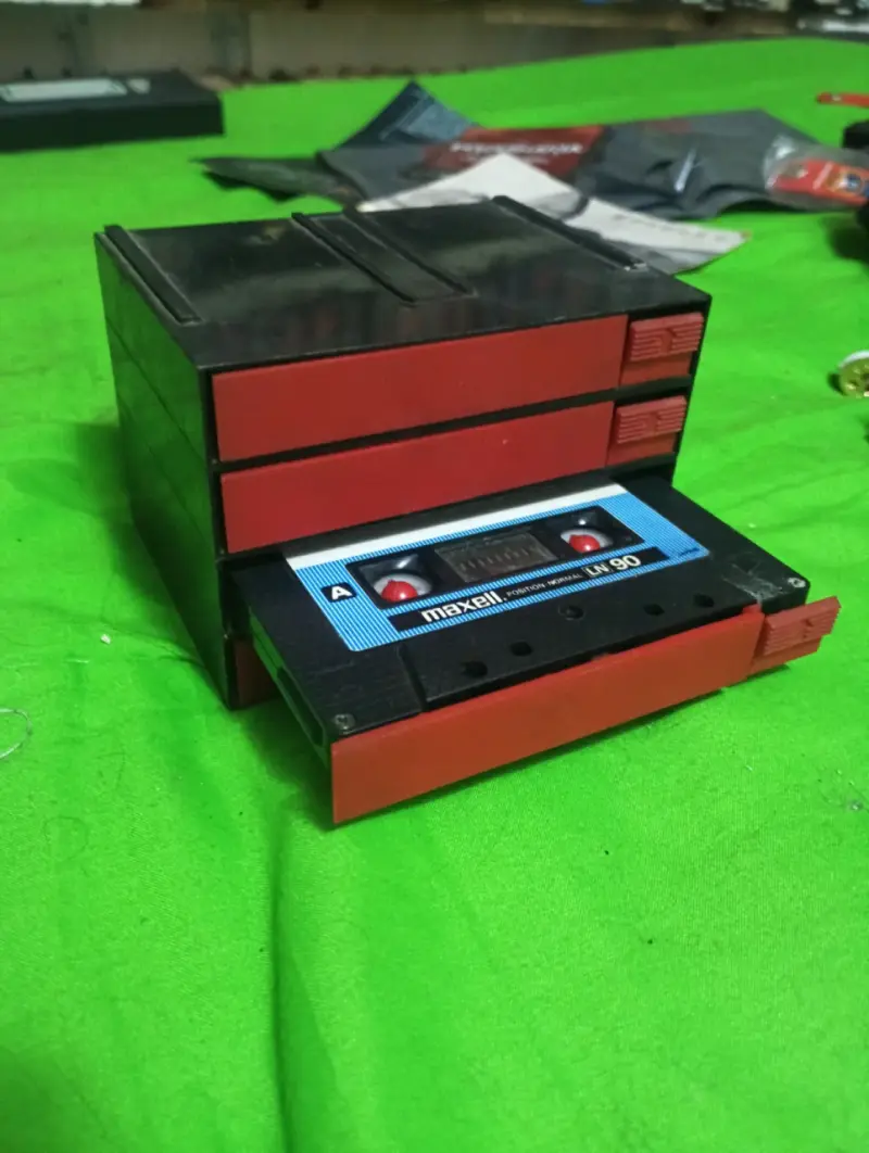 Cajonera de cassette retro Maxell