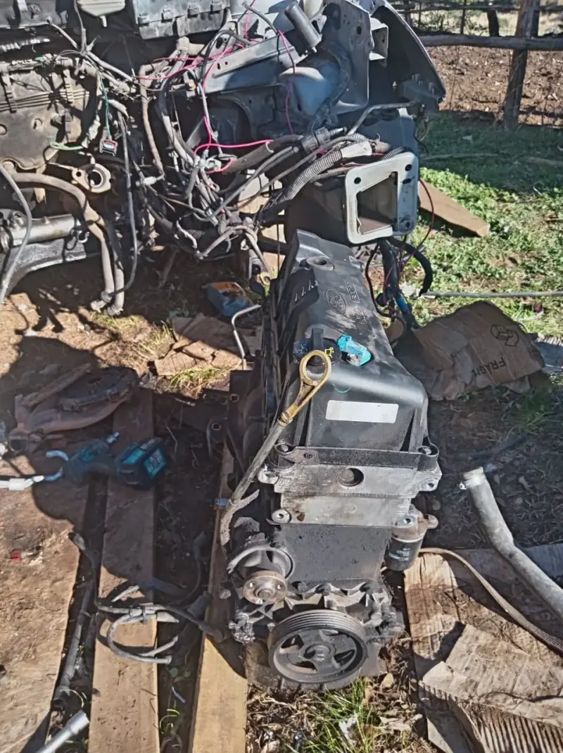 Motor usado Ford para repuestos - 1