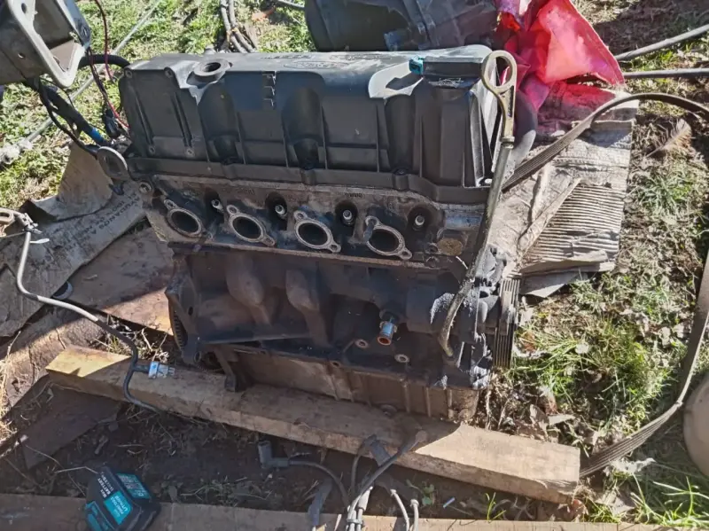 Motor usado Ford para repuestos - 3