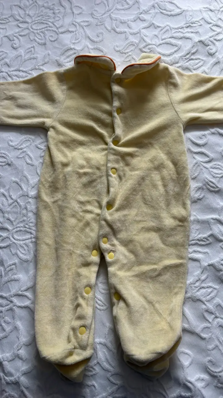 Pijama enterito amarillo para bebé con bordado - 3