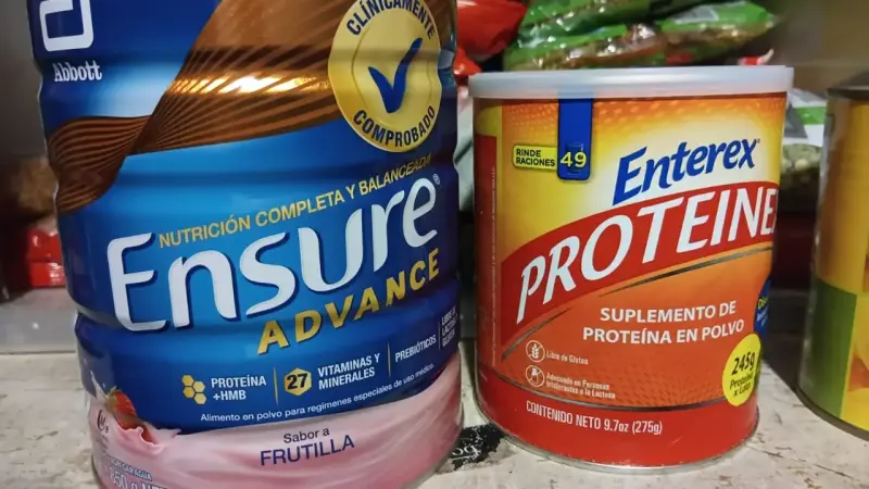 Suplemento Nutricional Ensure Advance Sabor Frutilla