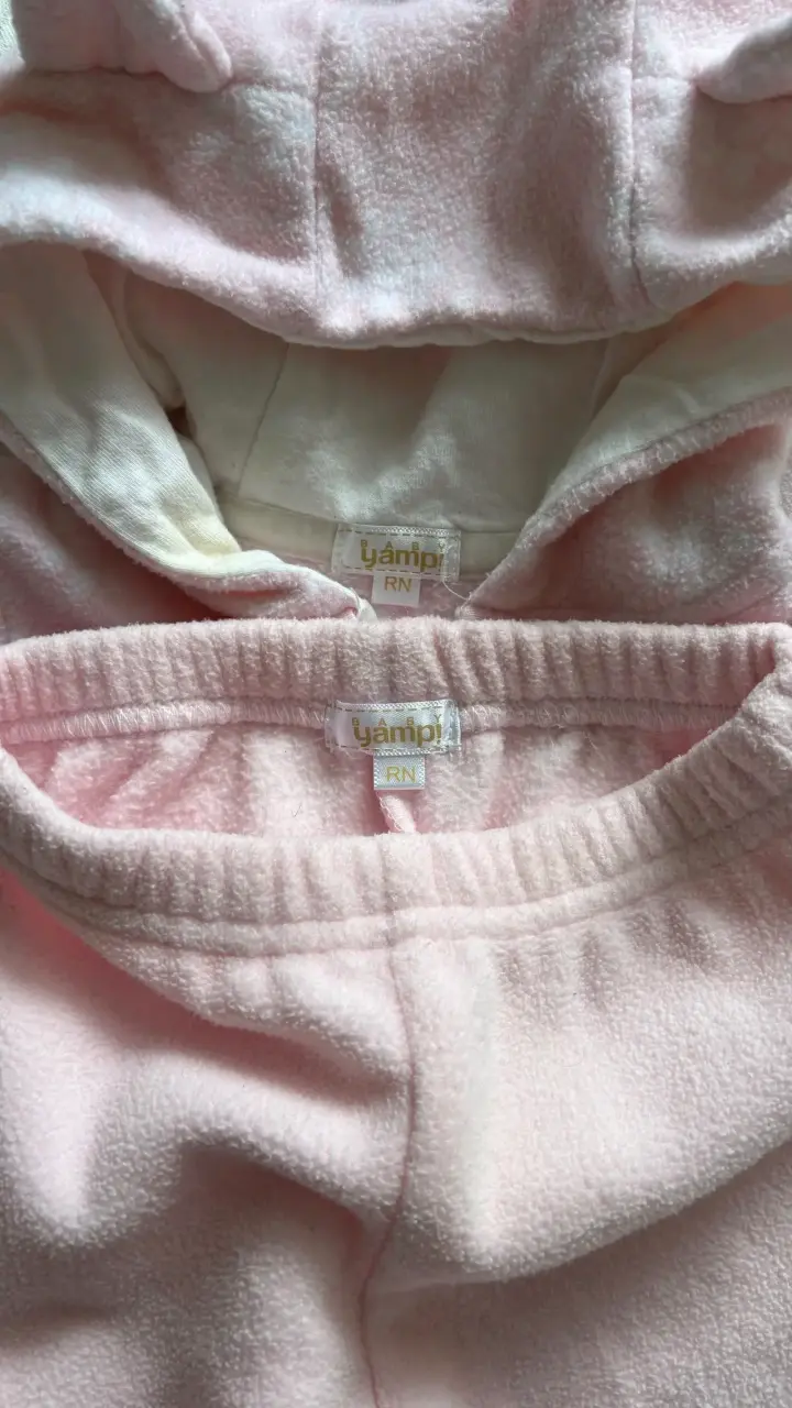 Conjunto de bebé rosado con capucha - 3