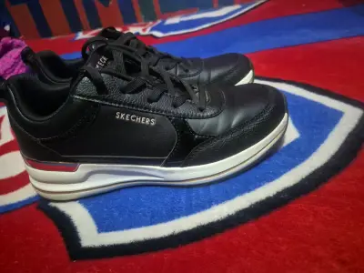 Zapatillas deportivas negras Skechers para mujer - miniatura 1