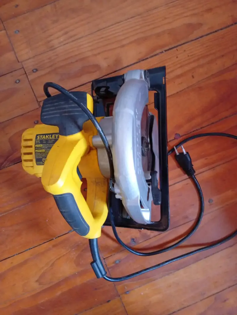 Sierra circular Stanley 1600W 7 1/4 pulgadas - 4