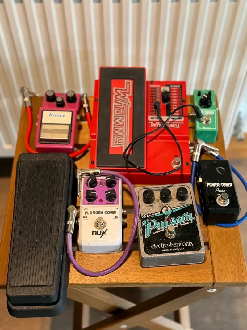 Pedalera Pedaltrain Novo 18 con Pedales de Efectos - 1
