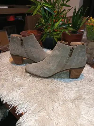 Botines de tacón medio beige con cierre lateral - miniatura 3