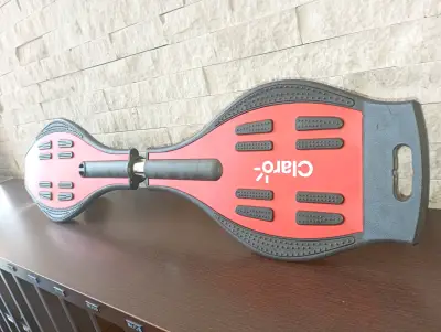 Patineta tipo waveboard roja con funda - miniatura 3