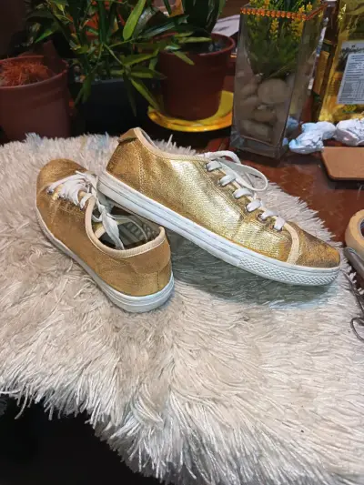 Zapatillas doradas casuales con cordones - miniatura 4