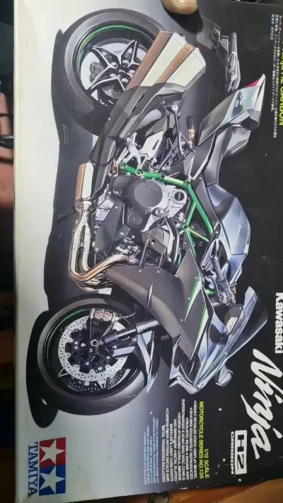 Maqueta de Moto Kawasaki Ninja H2 Carbon Tamiya - miniatura 2