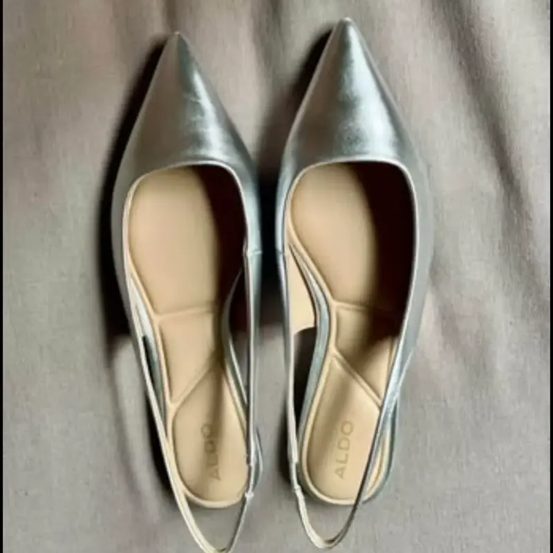 Zapatos de mujer plateados Aldo talla 38 - 2