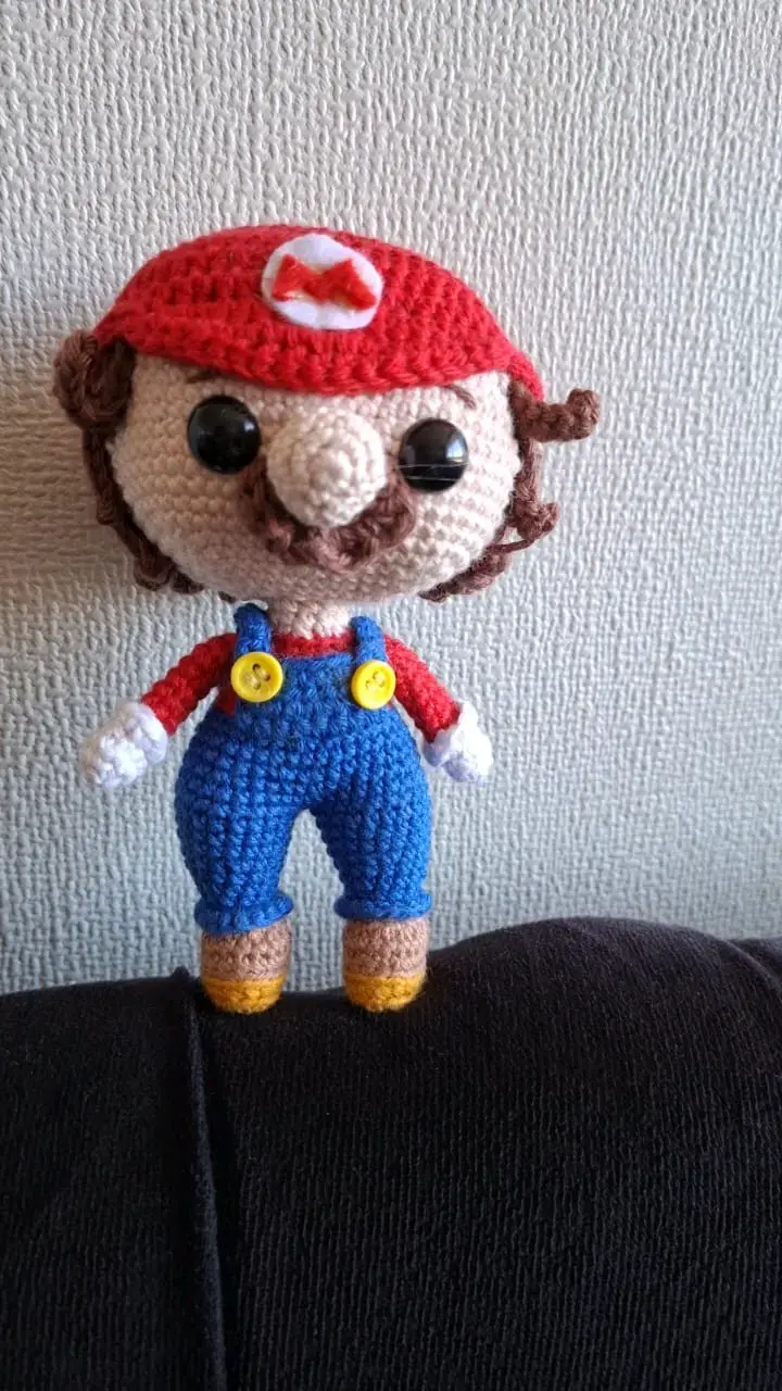 Muñeco amigurumi de Mario tejido a mano - 1