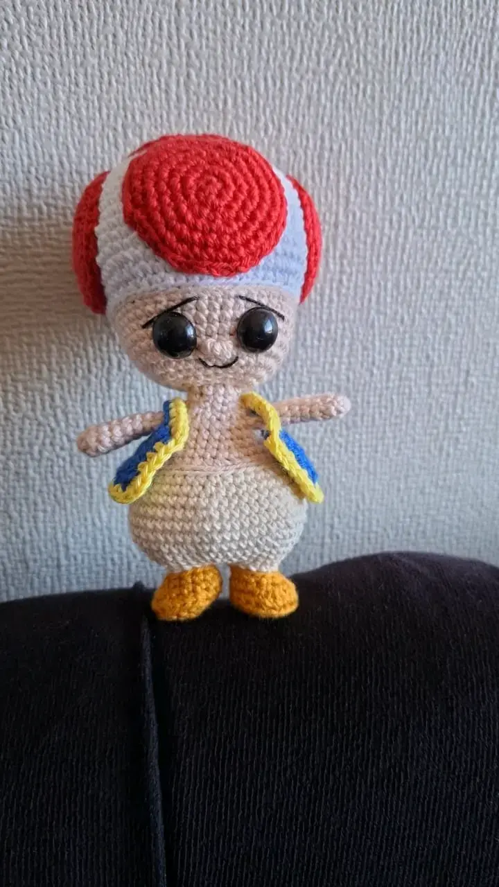 Muñeco amigurumi de Mario tejido a mano - 2