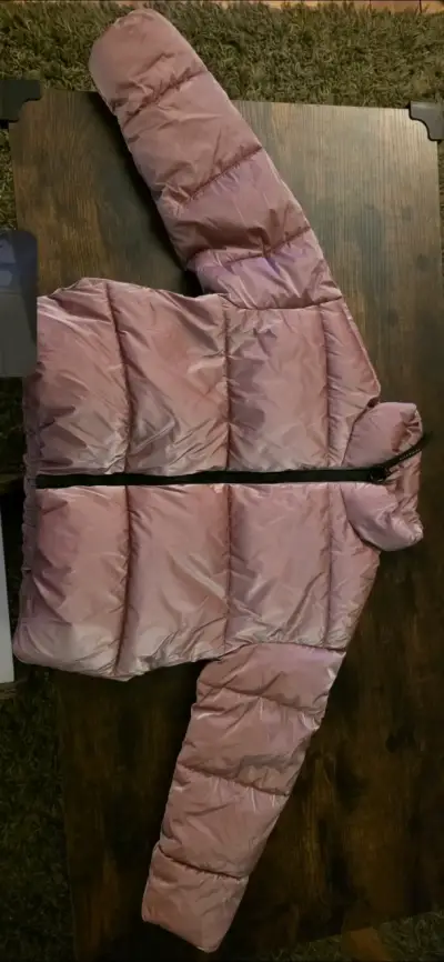 Chaqueta acolchada rosada con mensaje 'Be Happy' - miniatura 1