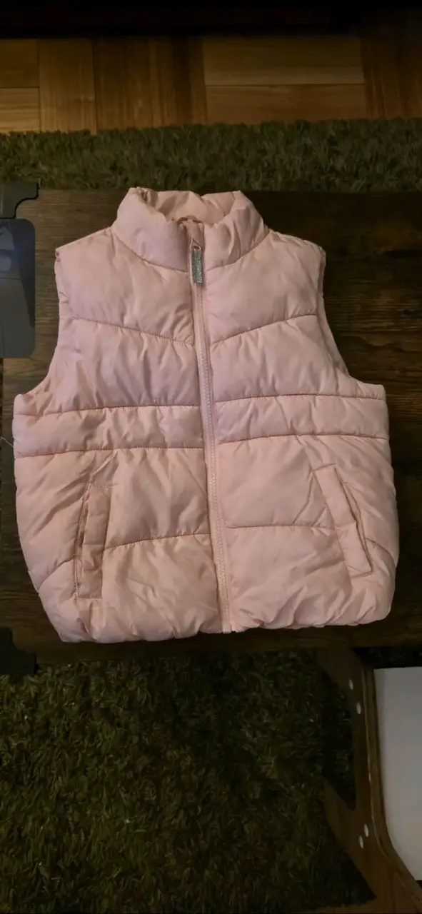Chaleco sin mangas acolchado rosado para niña