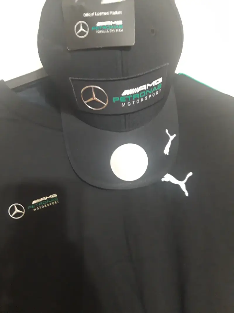 Polera y gorra negra Mercedes AMG Petronas Puma - 4