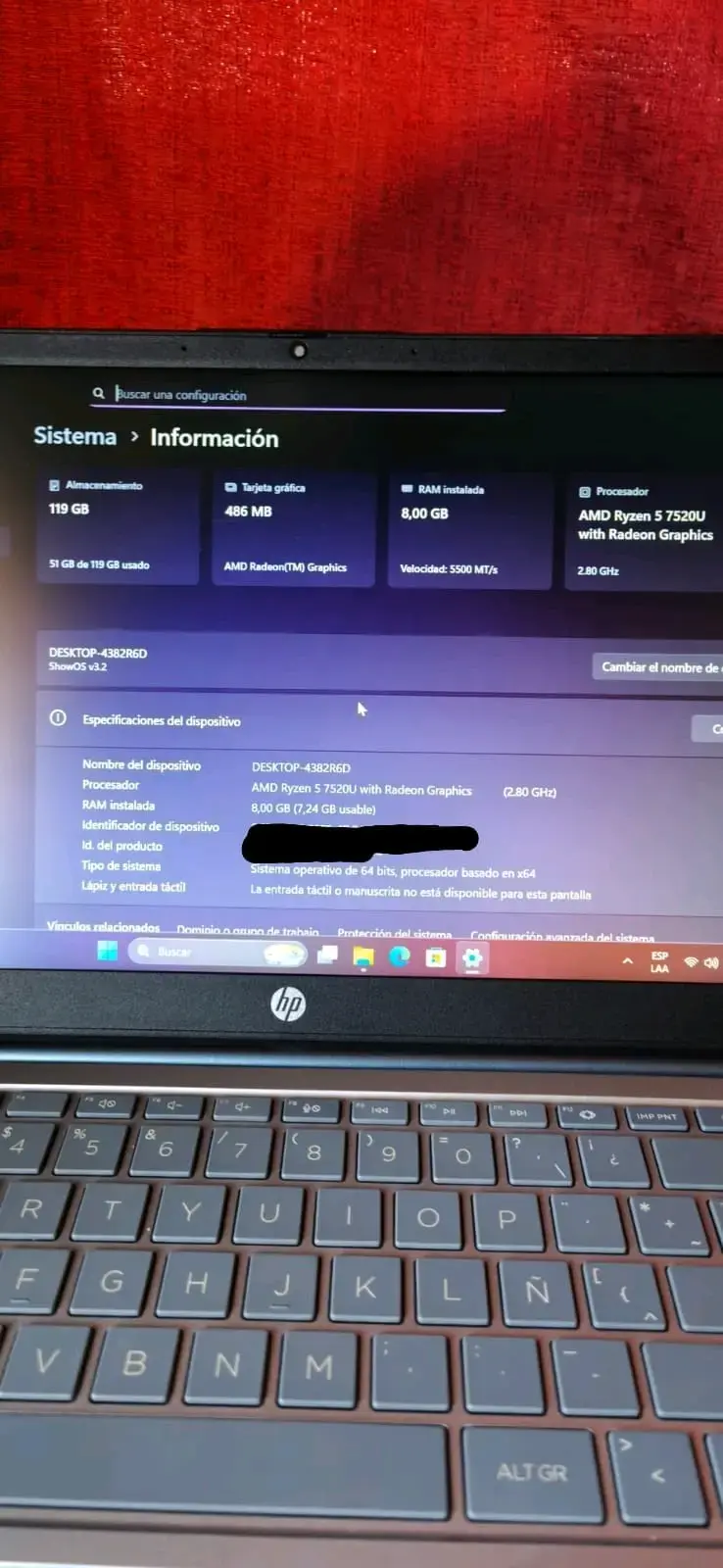 Laptop HP con AMD Ryzen 5 y 8GB RAM - 4