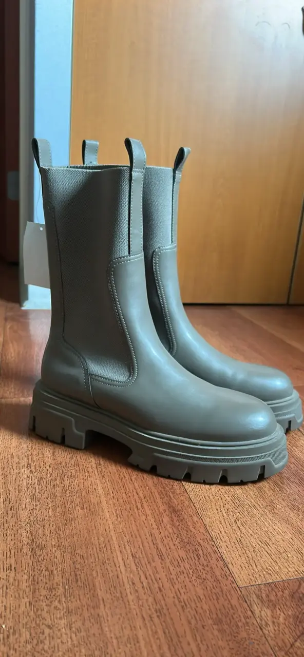 Botas de goma color beige para mujer - 1