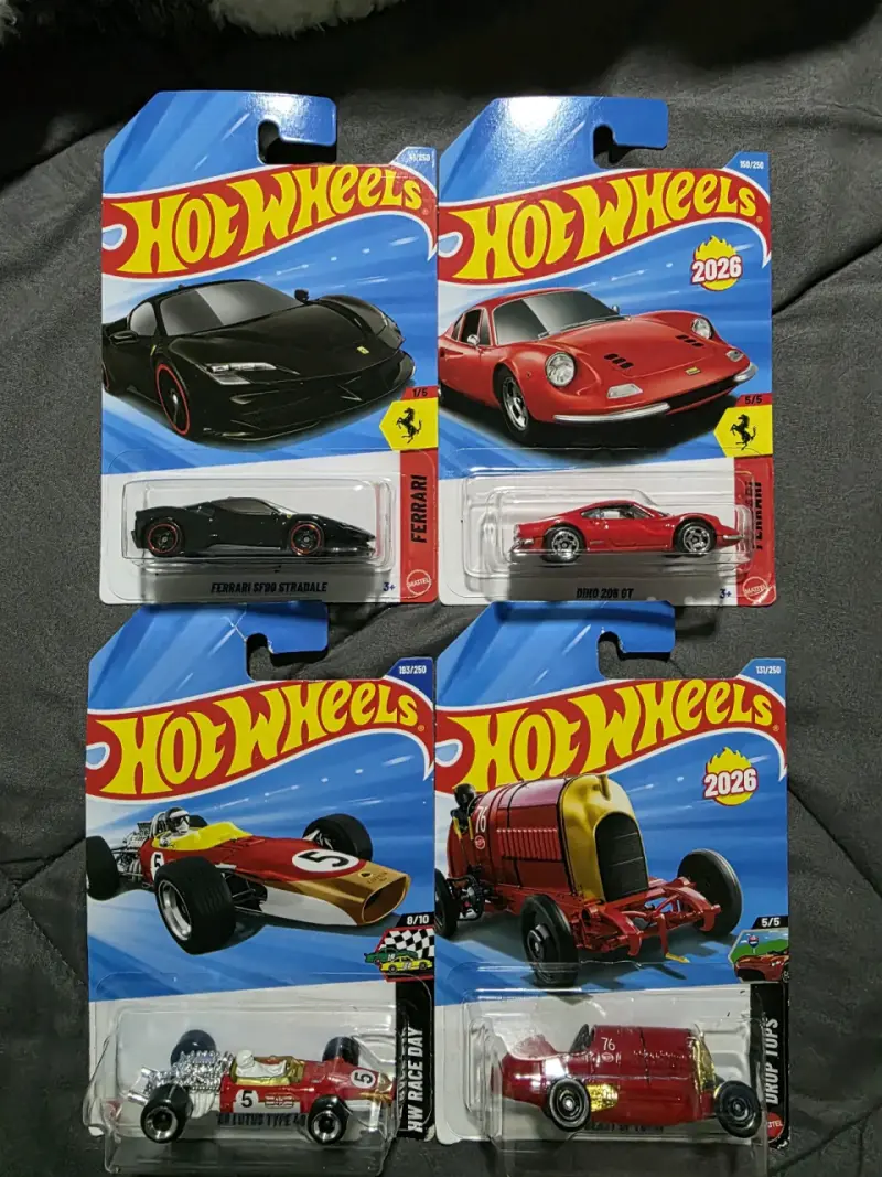 Set de autos Hot Wheels Ferrari y Lotus