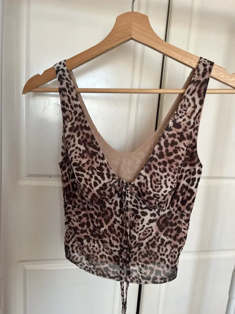 Top de tirantes con estampado animal print