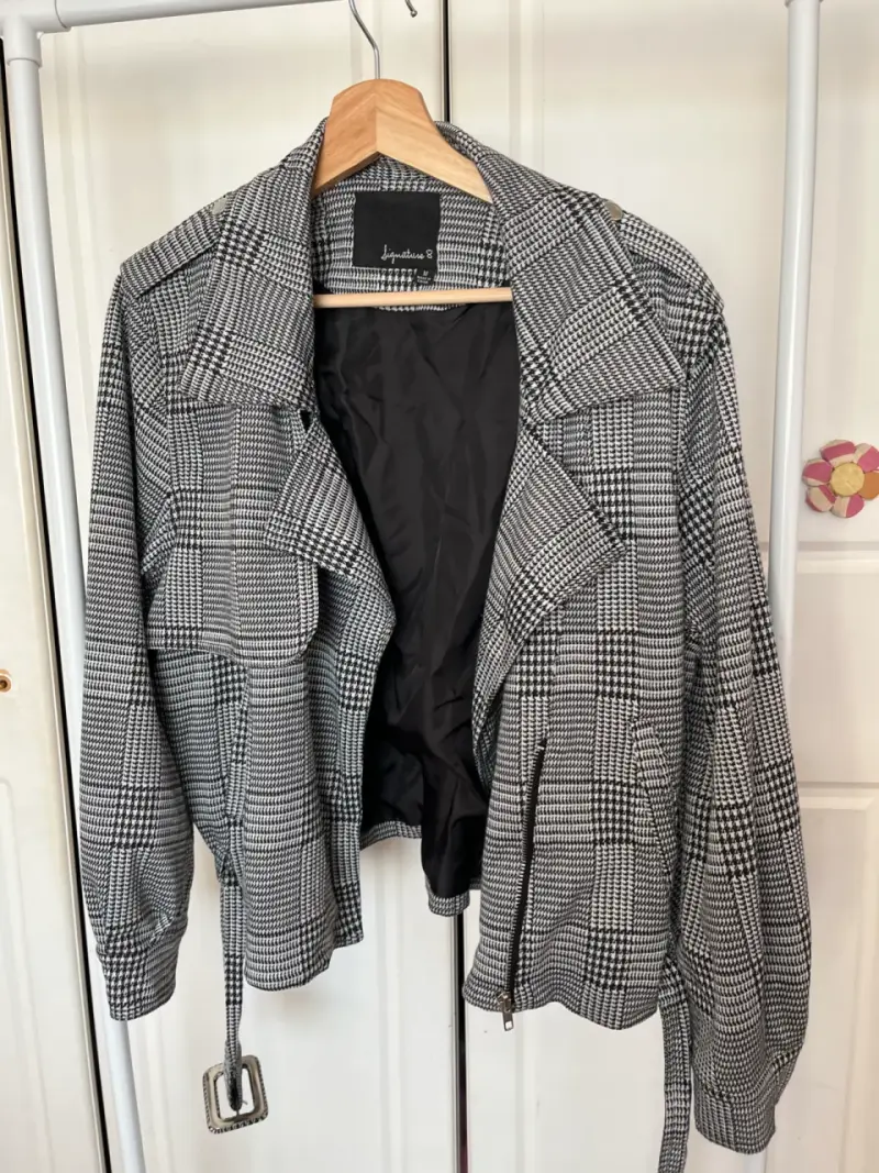 Chaqueta de mujer a cuadros blanco y negro