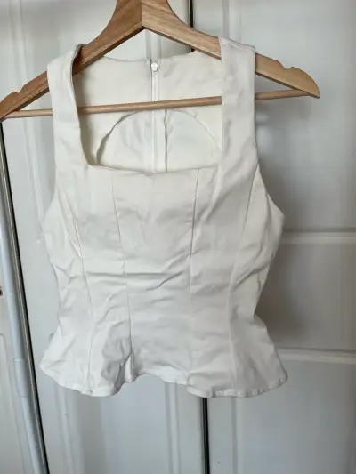 Top blanco sin mangas con cremallera trasera - miniatura 2