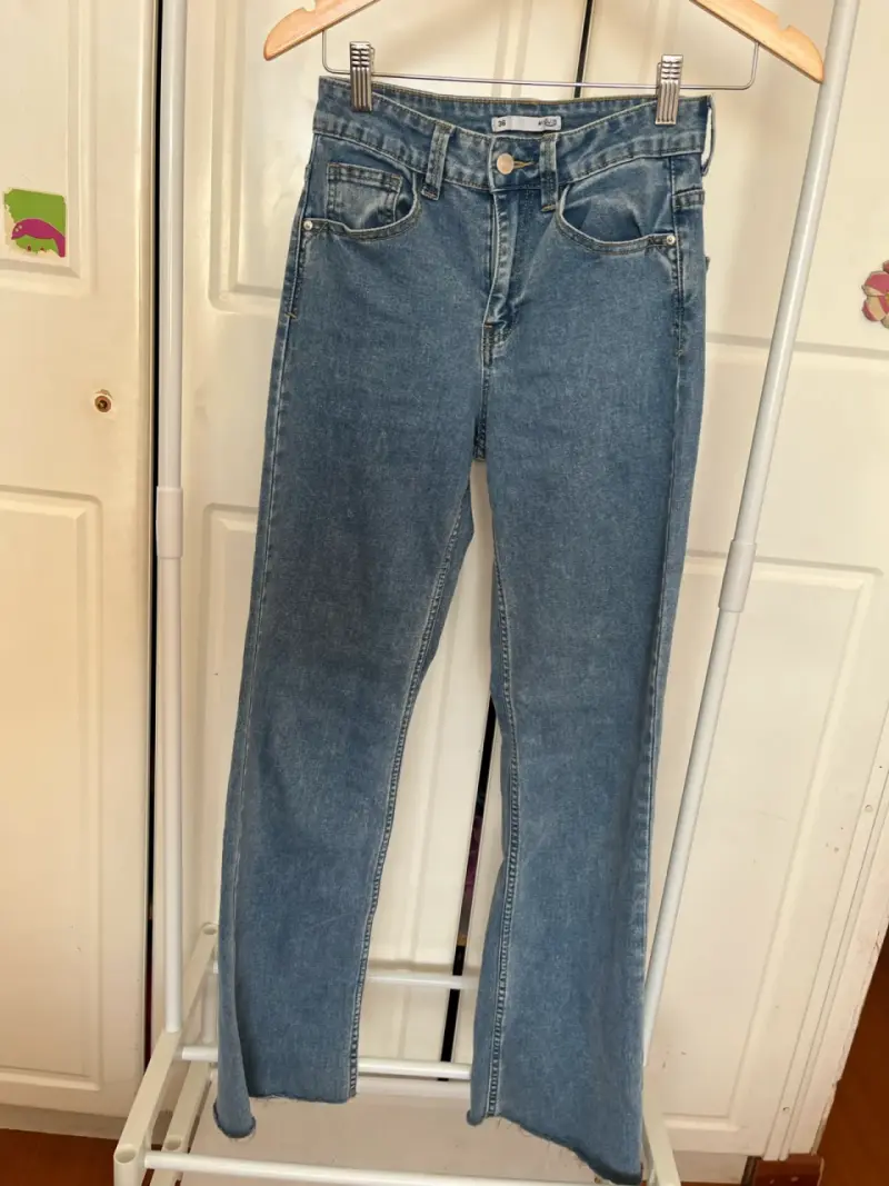 Jeans de mezclilla azul para mujer