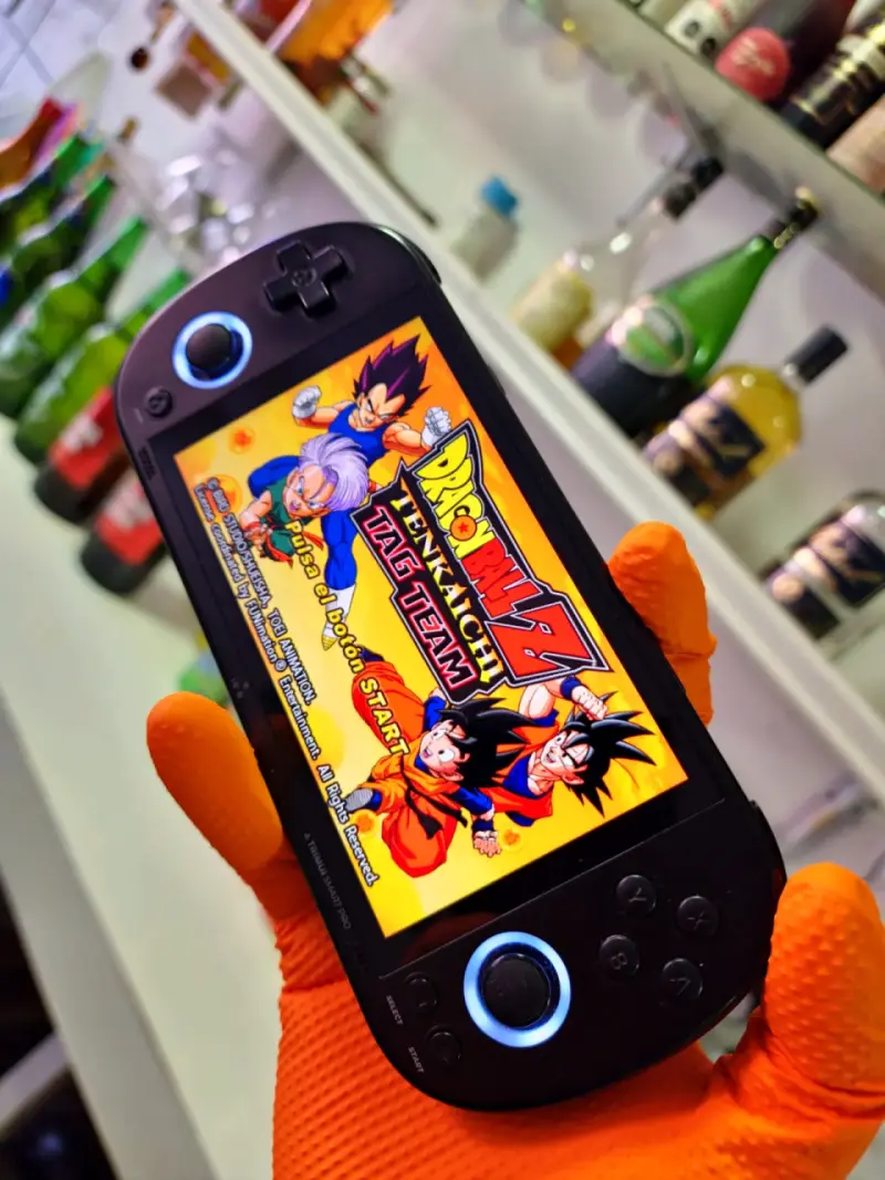 Consola portátil de juegos con pantalla táctil - 3