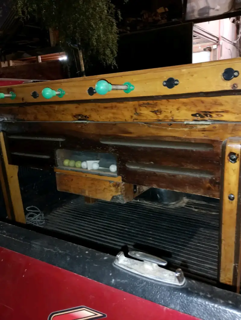 Taca taca de madera usado vienen 6 bolas 30fichas - 2
