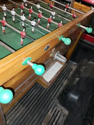 Taca taca de madera usado vienen 6 bolas 30fichas - miniatura 3