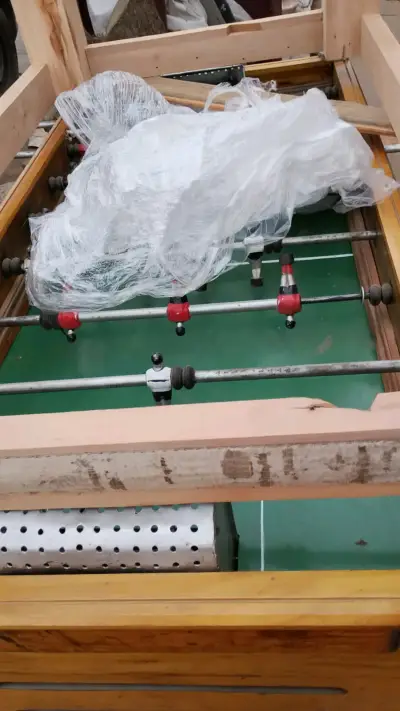 Taca taca de madera usado vienen 6 bolas 30fichas - miniatura 4