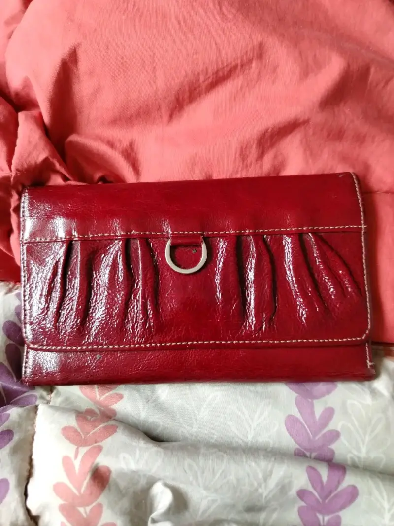Billetera de cuero roja Prune con múltiples compartimentos - 2